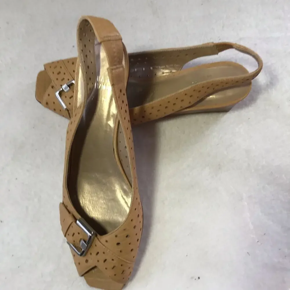 Stuart Weitzman tan leather cutouts peep toe wedges buckle detail 7 Spain - Picture 3 of 11